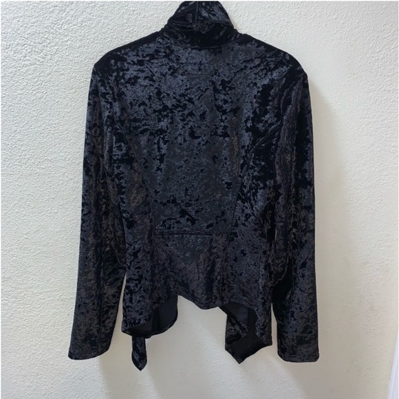 XS BLANKNYC BLACK VELVET ASYMMETRICAL JACKET NWOT - Picture 6 of 8
